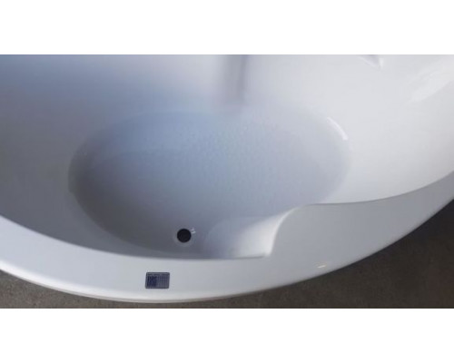 Акриловая ванна Vannesa Ирма 169х110 R (комплект) (уценка) (потертость на борте)