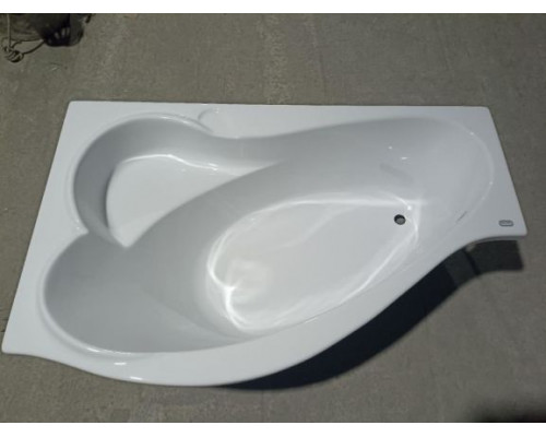 Акриловая ванна MarkaOne Gracia 150х94 L (уценка)